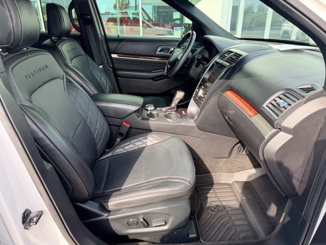 Used 2018 Ford Explorer Platinum AWD/4WD image 11