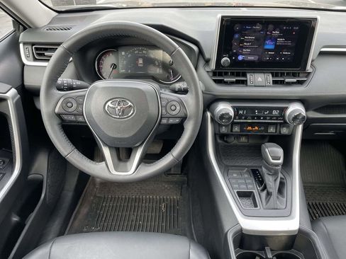 Used 2023 Toyota RAV4 XLE Premium image 25