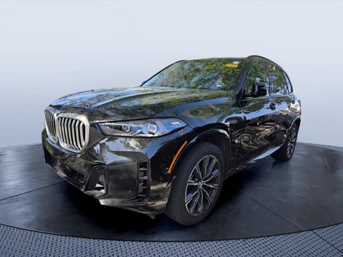 Certified 2025 BMW X5 xDrive40i image 3