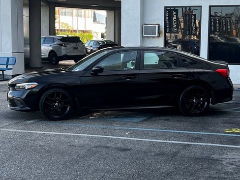 Used 2022 Honda Civic Sport image 4