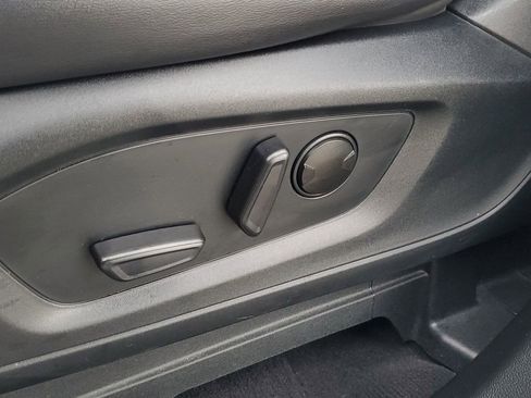 Used 2023 Ford Explorer XLT w/ Equipment Group 202A image 20