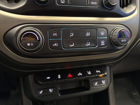 Used 2019 GMC Canyon Denali image 22