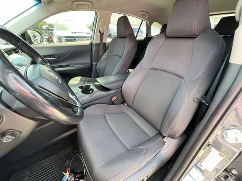 Used 2021 Toyota Venza LE image 27