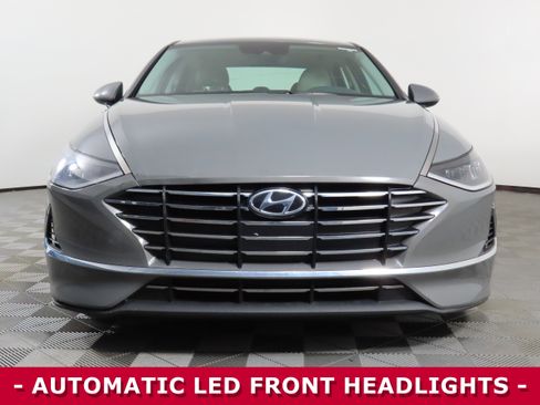 Used 2022 Hyundai Sonata SE image 2