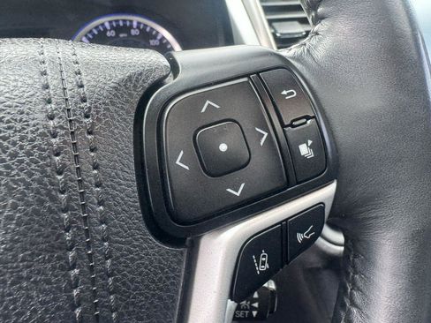 Used 2017 Toyota Highlander SE image 44