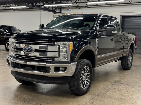 Used 2017 Ford F350 Lariat w/ Lariat Ultimate Package AWD/4WD image 3