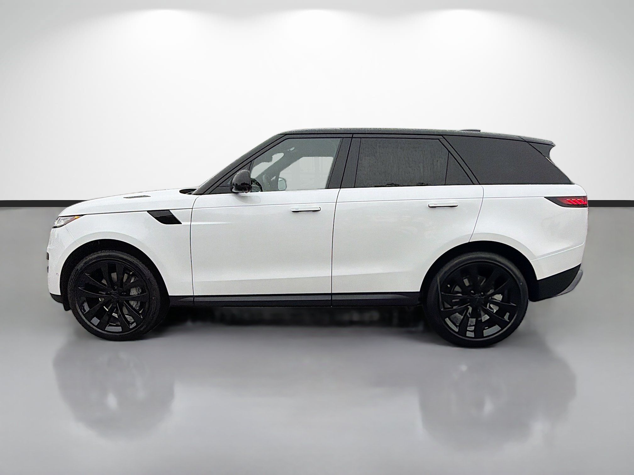 New 2026 Land Rover Range Rover Sport SE AWD/4WD image 2