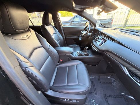 Used 2022 Cadillac XT4 Sport w/ LPO, ONYX Package FWD image 24