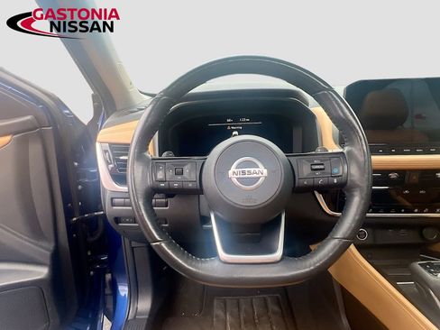 Used 2021 Nissan Rogue Platinum image 14