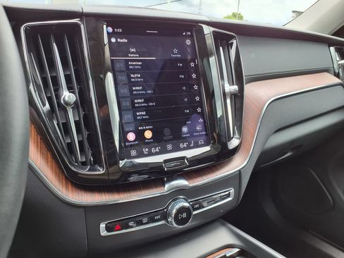 Certified 2023 Volvo XC60 B5 Ultimate w/ Protection Package Premier FWD image 30