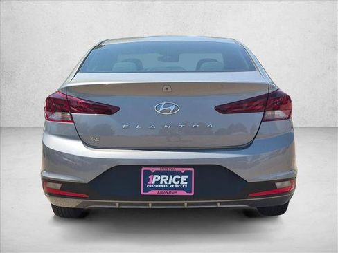 Used 2020 Hyundai Elantra SE FWD image 6