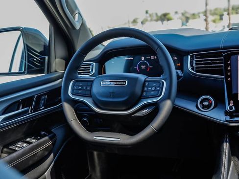 New 2026 Jeep Grand Wagoneer Limited image 17