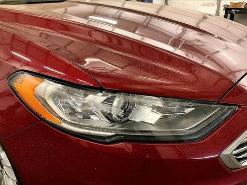 Used 2018 Ford Fusion SE w/ Fusion SE Technology Package FWD image 27