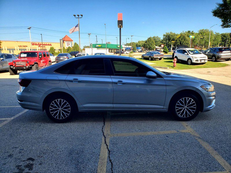 Used 2020 Volkswagen Jetta SE w/ SE Cold Weather Package FWD image 4