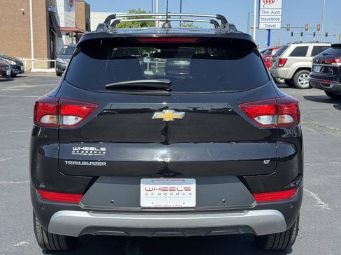 Used 2021 Chevrolet TrailBlazer LT w/ Convenience Package FWD image 6