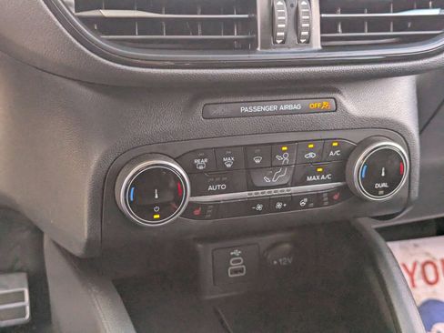 Certified 2024 Ford Escape ST-Line image 23