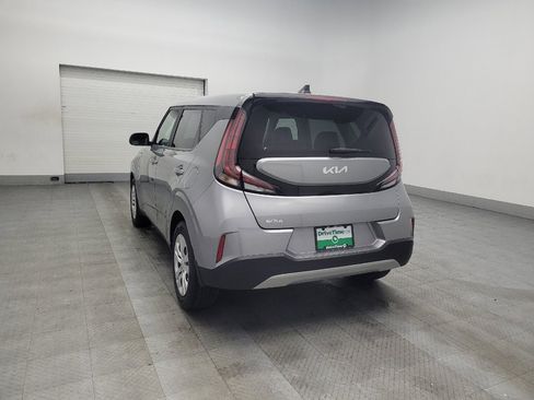 Used 2023 Kia Soul LX image 5