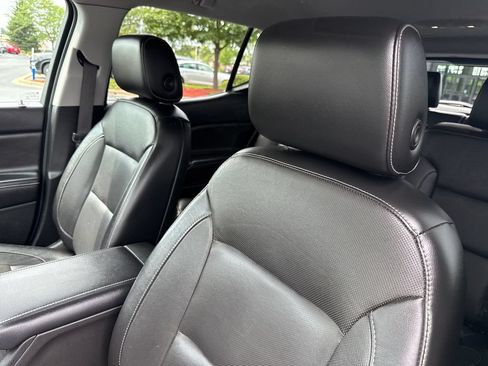 Used 2017 GMC Acadia SLT FWD image 8
