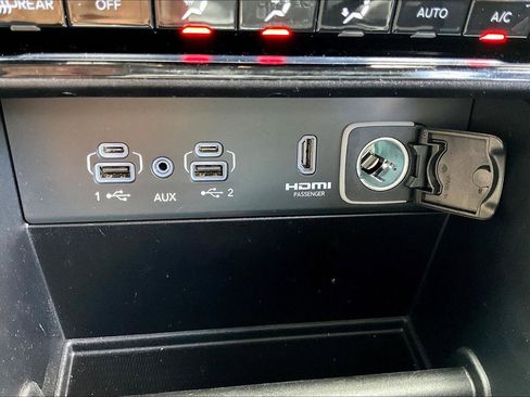 Used 2023 Jeep Grand Cherokee 4WD 4xe image 32