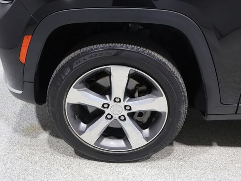 Used 2021 Jeep Grand Cherokee L Limited AWD/4WD image 7