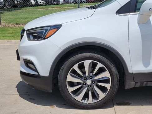 Used 2020 Buick Encore Essence FWD image 8