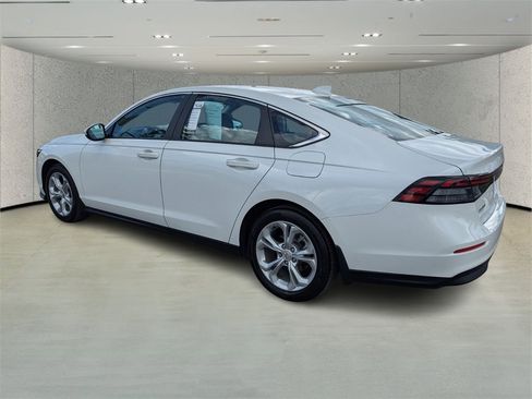 Used 2023 Honda Accord LX image 5