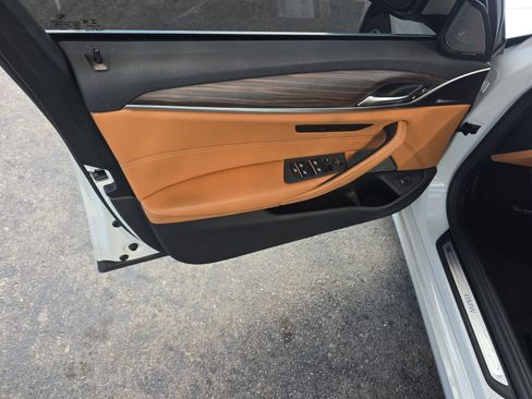 Used 2021 BMW 530i 530i w/ Premium Package image 6