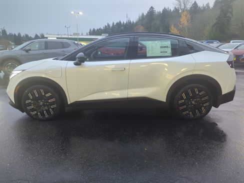 New 2026 Nissan Leaf Platinum+ w/ Cargo Package (Platinum+) image 2