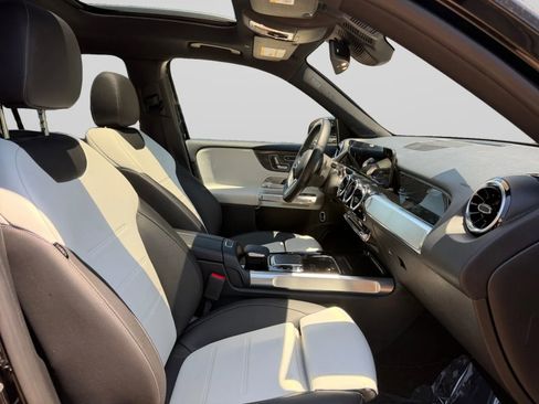 Used 2020 Mercedes-Benz GLB 250 4MATIC image 36