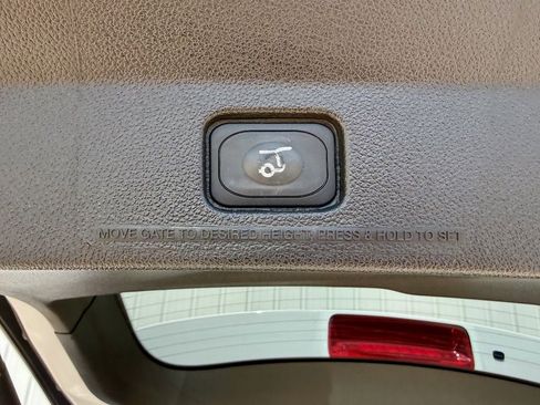 Used 2014 Ford Explorer XLT w/ Equipment Group 202A AWD/4WD image 19
