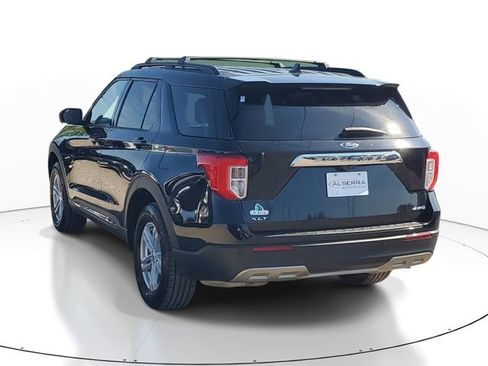 Used 2021 Ford Explorer XLT w/ Equipment Group 202A AWD/4WD image 3