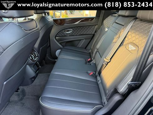 Used 2021 Bentley Bentayga image 13