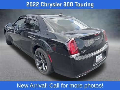 Used 2022 Chrysler 300 Touring w/ Sport Appearance Package RWD image 4