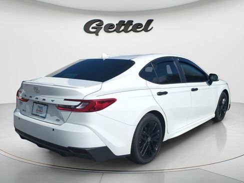 Used 2025 Toyota Camry SE w/ Convenience Package FWD image 5
