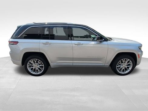 Used 2023 Jeep Grand Cherokee Summit w/ Luxury Tech Group V AWD/4WD image 6