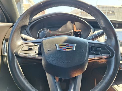 Used 2023 Cadillac XT4 Premium Luxury image 17