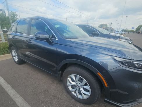 Used 2024 Honda CR-V LX image 3