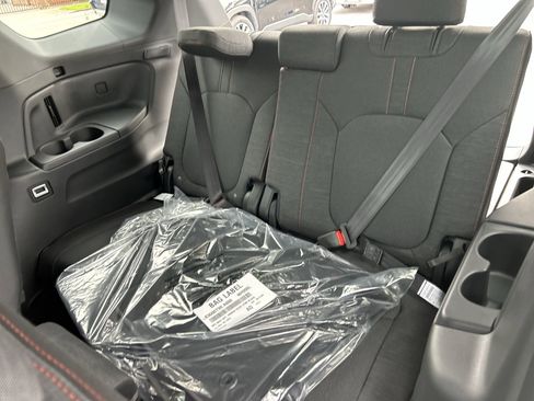 New 2026 Honda Pilot Sport image 25