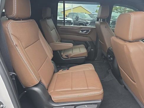 Used 2024 Chevrolet Suburban High Country AWD/4WD image 20