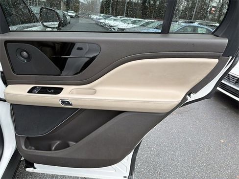 Used 2021 Lincoln Aviator Reserve w/ Equipment Group 201A image 16