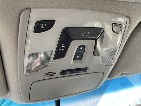 Used 2014 Toyota Sienna XLE image 34