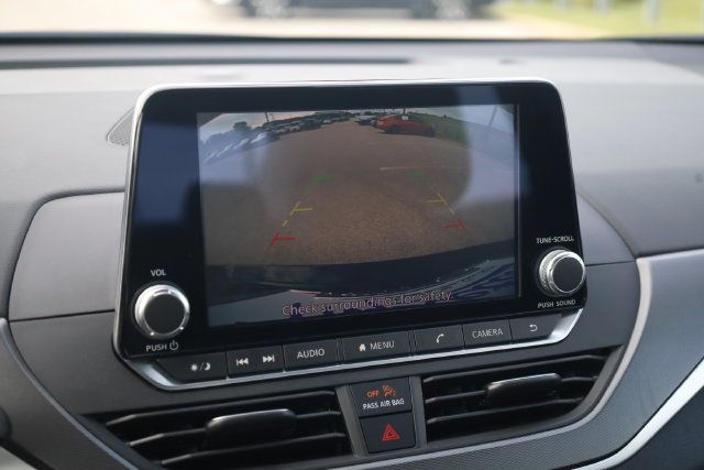 Used 2025 Nissan Altima 2.5 SR AWD/4WD image 16