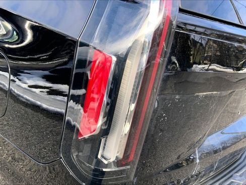 Used 2022 Cadillac Escalade ESV Sport Platinum w/ LPO, ONYX Package image 30