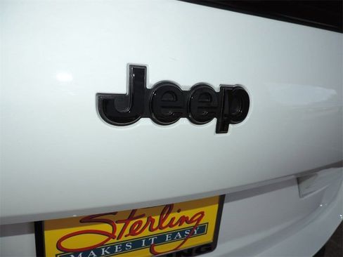 Used 2025 Jeep Grand Cherokee L Altitude image 18