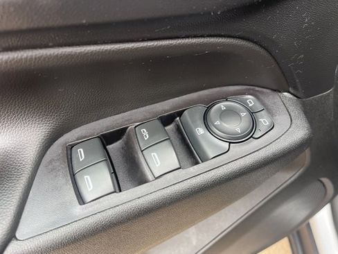 Used 2018 Chevrolet Equinox LT image 10