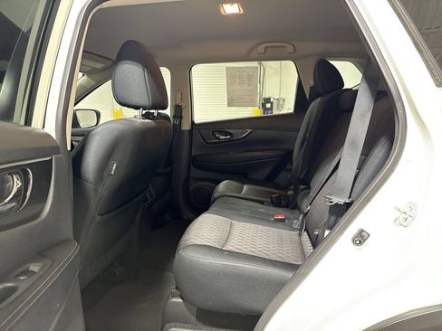 Used 2017 Nissan Rogue SV w/ SV Premium Package AWD/4WD image 23