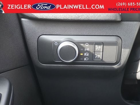 Used 2022 Ford Escape SE w/ Cold Weather Package image 30
