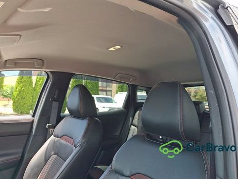 Used 2025 Nissan Kicks SR AWD/4WD image 13