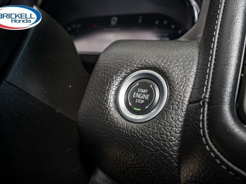 Used 2024 GMC Yukon XL Denali RWD image 35