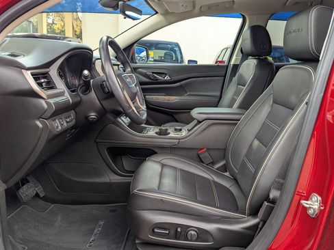 Used 2021 GMC Acadia Denali w/ Denali Technology Package image 10